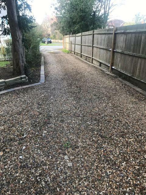 West End Lodge Esher Εξωτερικό φωτογραφία